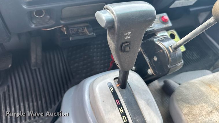 image for item ER2262 2006 GMC W4500 Crew Cab dump truck