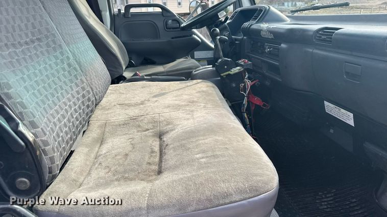 image for item ER2262 2006 GMC W4500 Crew Cab dump truck