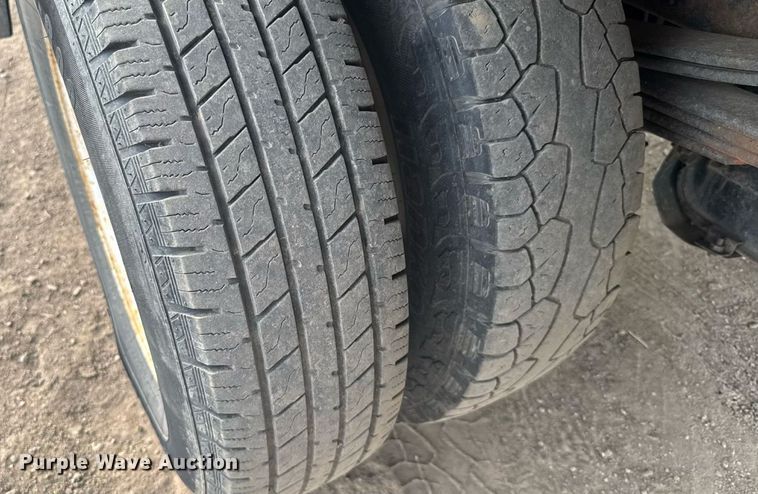 image for item ER2262 2006 GMC W4500 Crew Cab dump truck