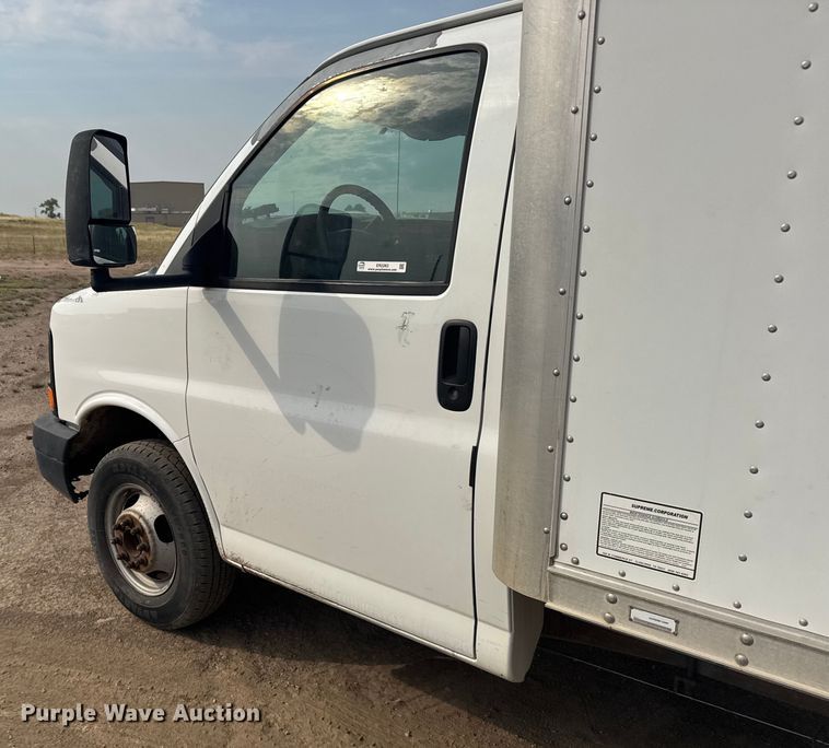 image for item ER2263 2005 Chevrolet Express G3500 delivery van