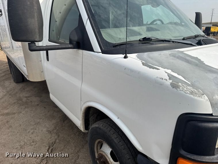 image for item ER2263 2005 Chevrolet Express G3500 delivery van