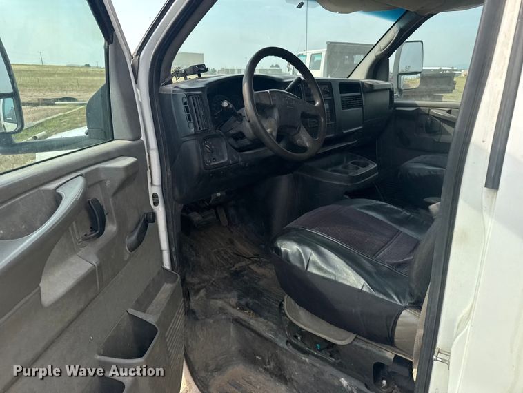 image for item ER2263 2005 Chevrolet Express G3500 delivery van