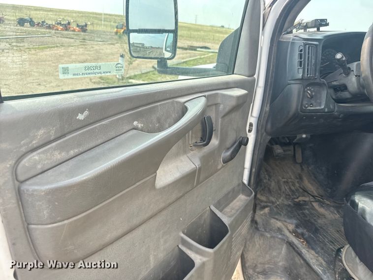 image for item ER2263 2005 Chevrolet Express G3500 delivery van