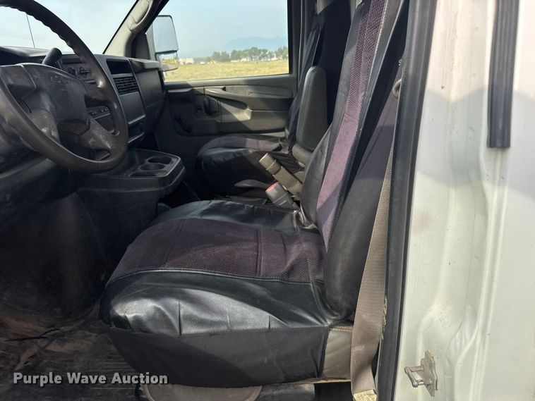 image for item ER2263 2005 Chevrolet Express G3500 delivery van