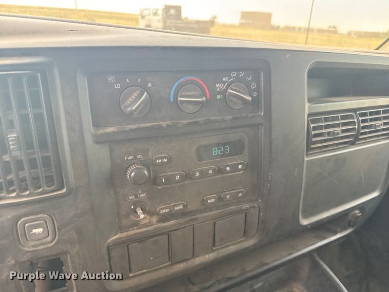 image for item ER2263 2005 Chevrolet Express G3500 delivery van