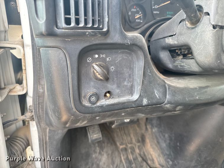 image for item ER2263 2005 Chevrolet Express G3500 delivery van