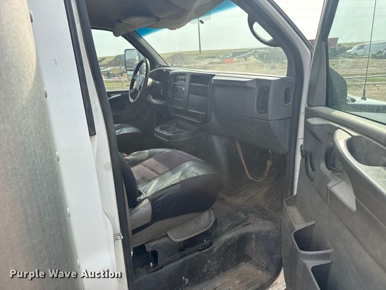 image for item ER2263 2005 Chevrolet Express G3500 delivery van
