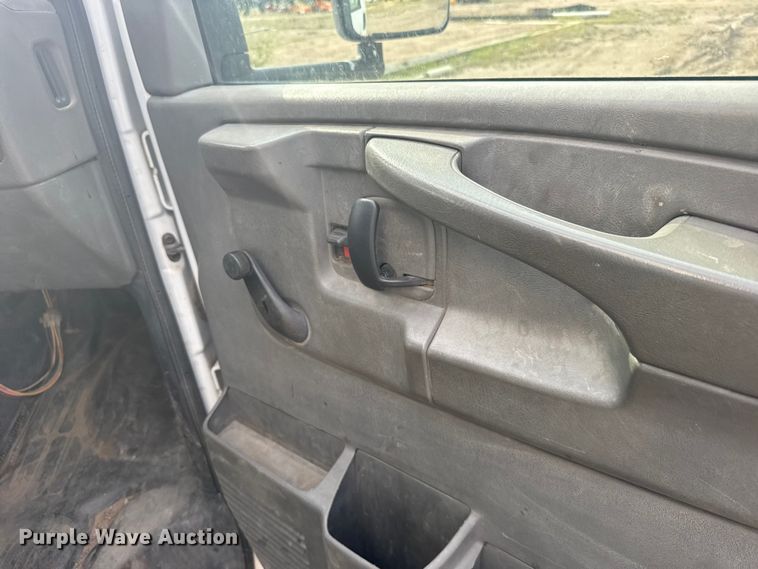 image for item ER2263 2005 Chevrolet Express G3500 delivery van