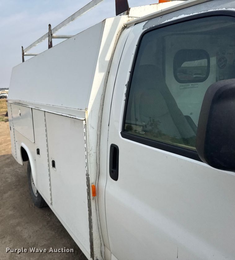 image for item ER2265 2004 Chevrolet Express 3500 Cargo utility van