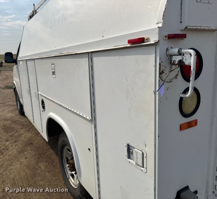 image for item ER2265 2004 Chevrolet Express 3500 Cargo utility van