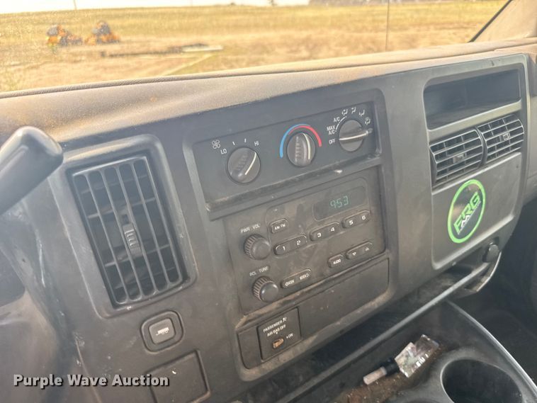 image for item ER2265 2004 Chevrolet Express 3500 Cargo utility van