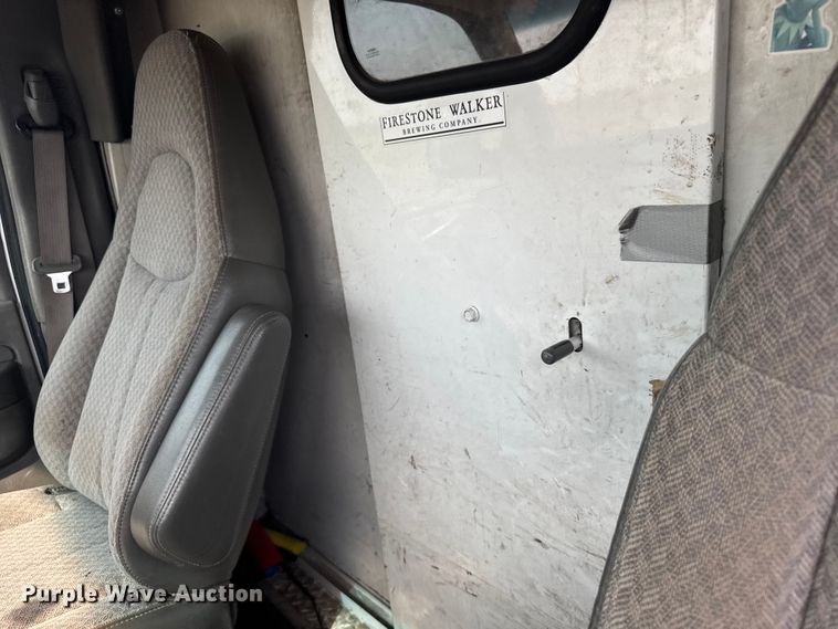 image for item ER2265 2004 Chevrolet Express 3500 Cargo utility van