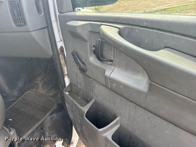 image for item ER2265 2004 Chevrolet Express 3500 Cargo utility van