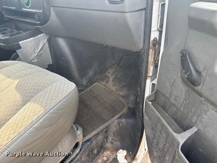 image for item ER2265 2004 Chevrolet Express 3500 Cargo utility van