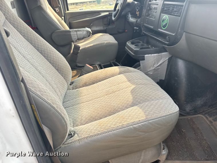 image for item ER2265 2004 Chevrolet Express 3500 Cargo utility van