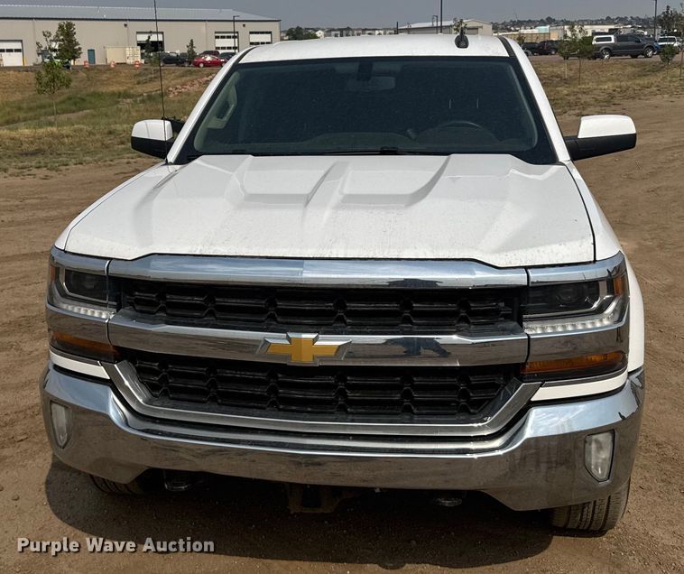 image for item ER2267 2018 Chevrolet Silverado 1500 Crew Cab pickup truck