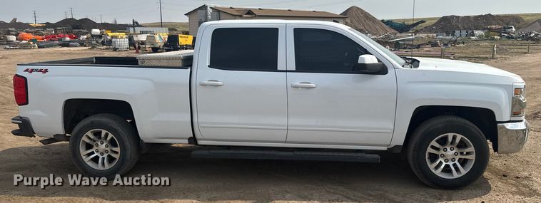 image for item ER2267 2018 Chevrolet Silverado 1500 Crew Cab pickup truck