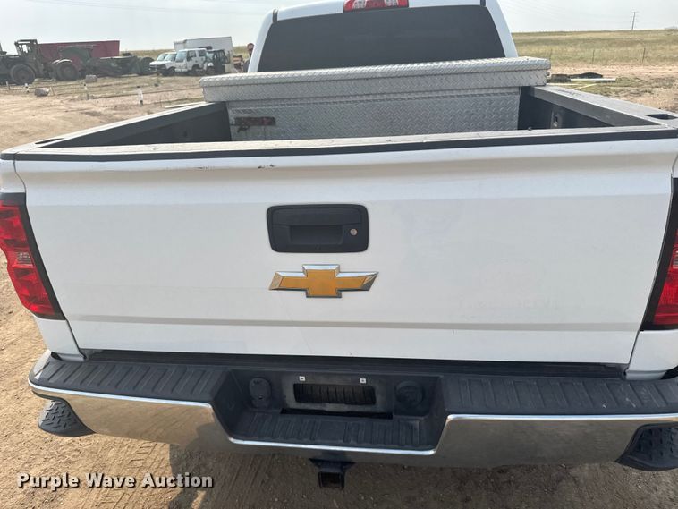 image for item ER2267 2018 Chevrolet Silverado 1500 Crew Cab pickup truck