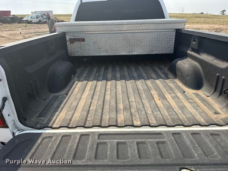 image for item ER2267 2018 Chevrolet Silverado 1500 Crew Cab pickup truck