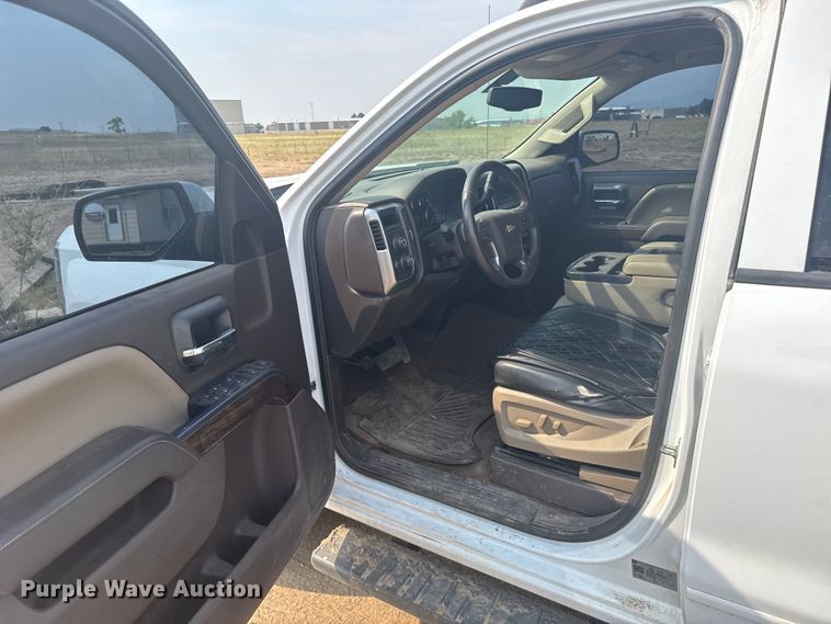 image for item ER2267 2018 Chevrolet Silverado 1500 Crew Cab pickup truck