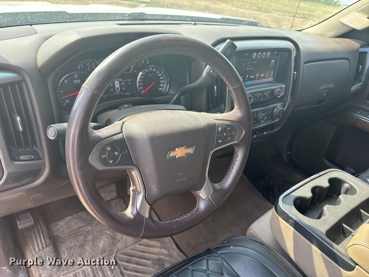 image for item ER2267 2018 Chevrolet Silverado 1500 Crew Cab pickup truck