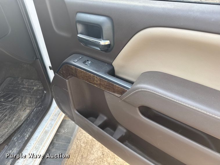 image for item ER2267 2018 Chevrolet Silverado 1500 Crew Cab pickup truck