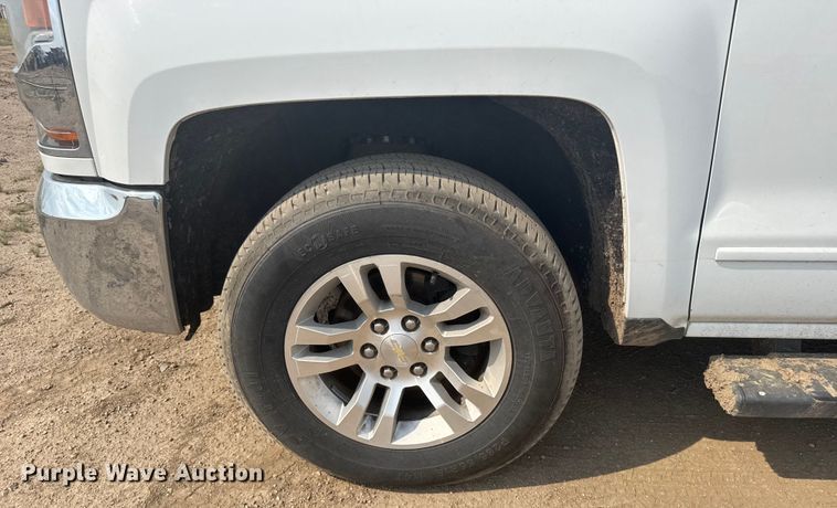 image for item ER2267 2018 Chevrolet Silverado 1500 Crew Cab pickup truck