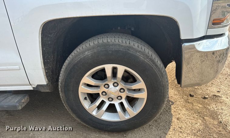 image for item ER2267 2018 Chevrolet Silverado 1500 Crew Cab pickup truck