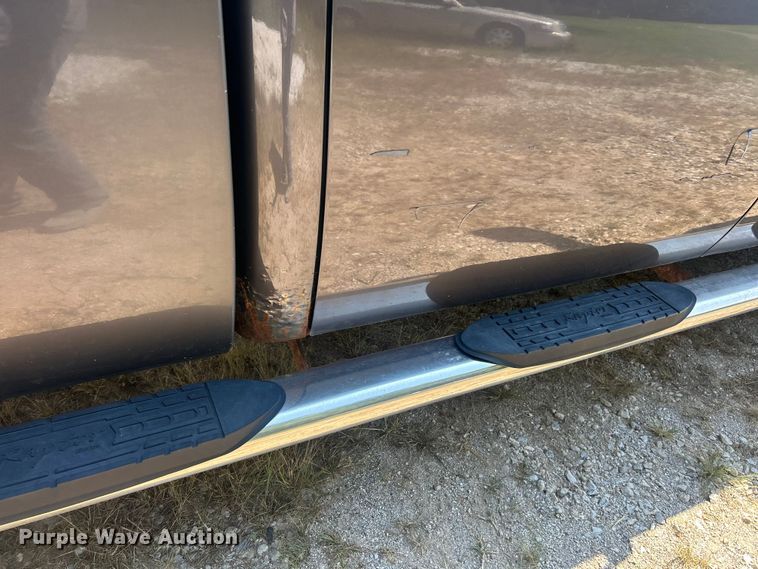 image for item ET3042 2011 Chevrolet Silverado 2500HD Crew Cab pickup truck