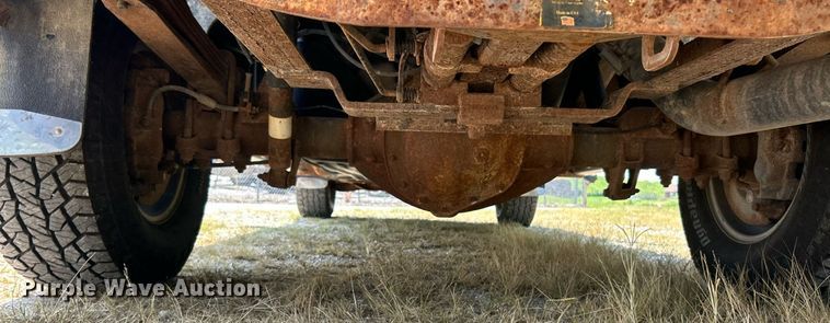 image for item ET3042 2011 Chevrolet Silverado 2500HD Crew Cab pickup truck