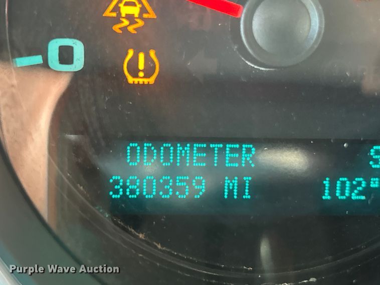 image for item ET3042 2011 Chevrolet Silverado 2500HD Crew Cab pickup truck