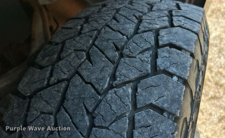 image for item ET3042 2011 Chevrolet Silverado 2500HD Crew Cab pickup truck