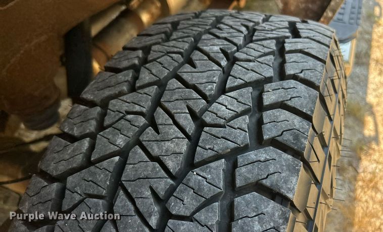 image for item ET3042 2011 Chevrolet Silverado 2500HD Crew Cab pickup truck