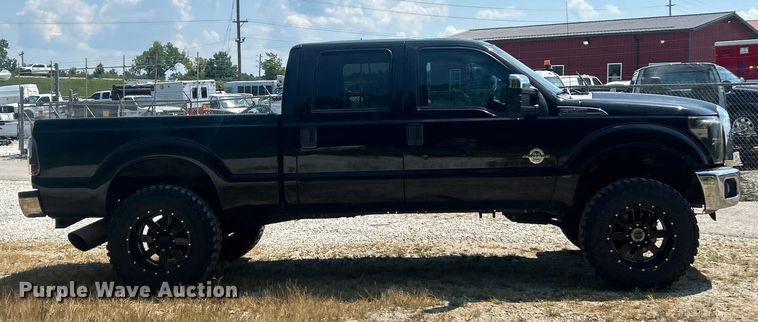image for item ET3043 2016 Ford F250 Super Duty XLT Crew Cab pickup truck