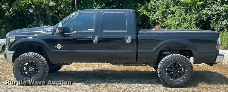 image for item ET3043 2016 Ford F250 Super Duty XLT Crew Cab pickup truck
