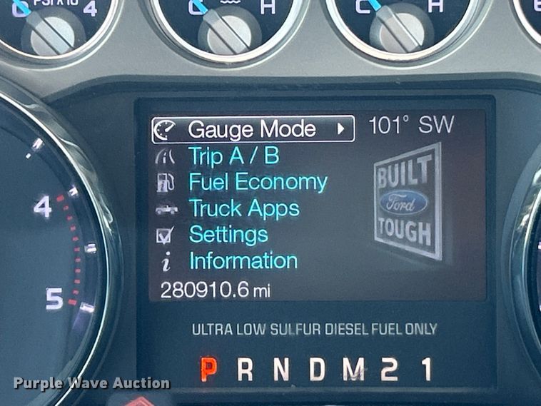 image for item ET3043 2016 Ford F250 Super Duty XLT Crew Cab pickup truck