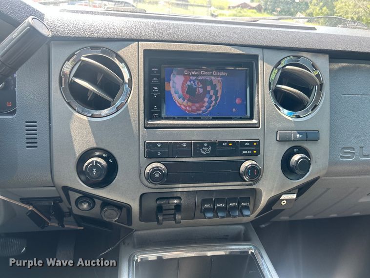 image for item ET3043 2016 Ford F250 Super Duty XLT Crew Cab pickup truck