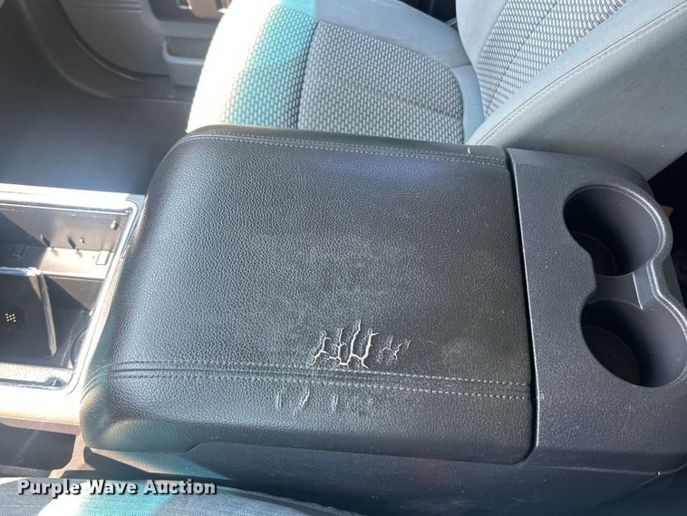 image for item ET3043 2016 Ford F250 Super Duty XLT Crew Cab pickup truck