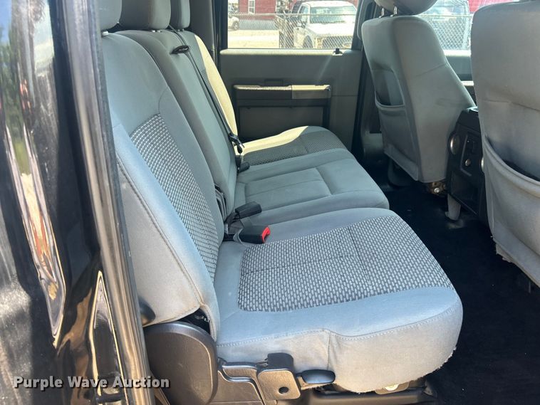 image for item ET3043 2016 Ford F250 Super Duty XLT Crew Cab pickup truck