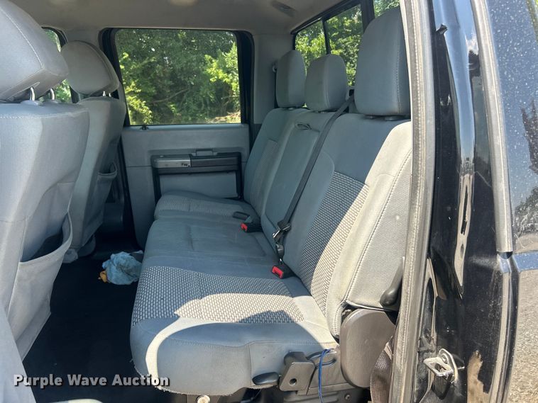 image for item ET3043 2016 Ford F250 Super Duty XLT Crew Cab pickup truck