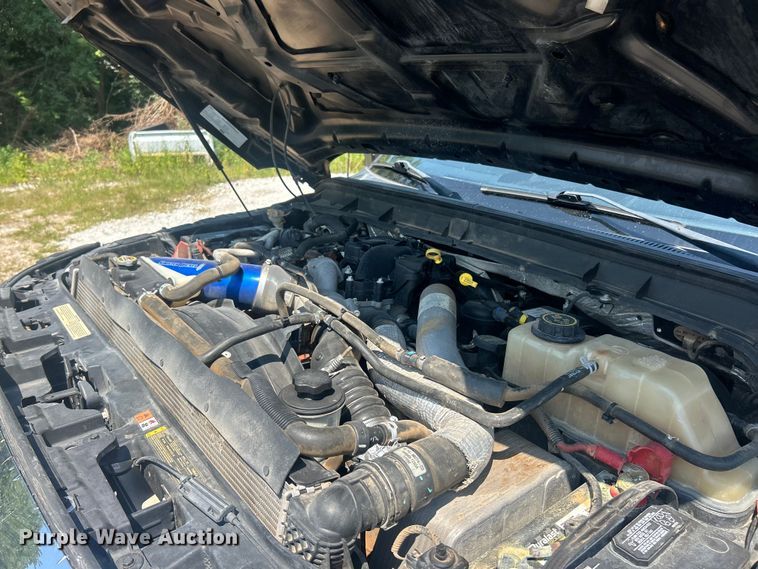 image for item ET3043 2016 Ford F250 Super Duty XLT Crew Cab pickup truck