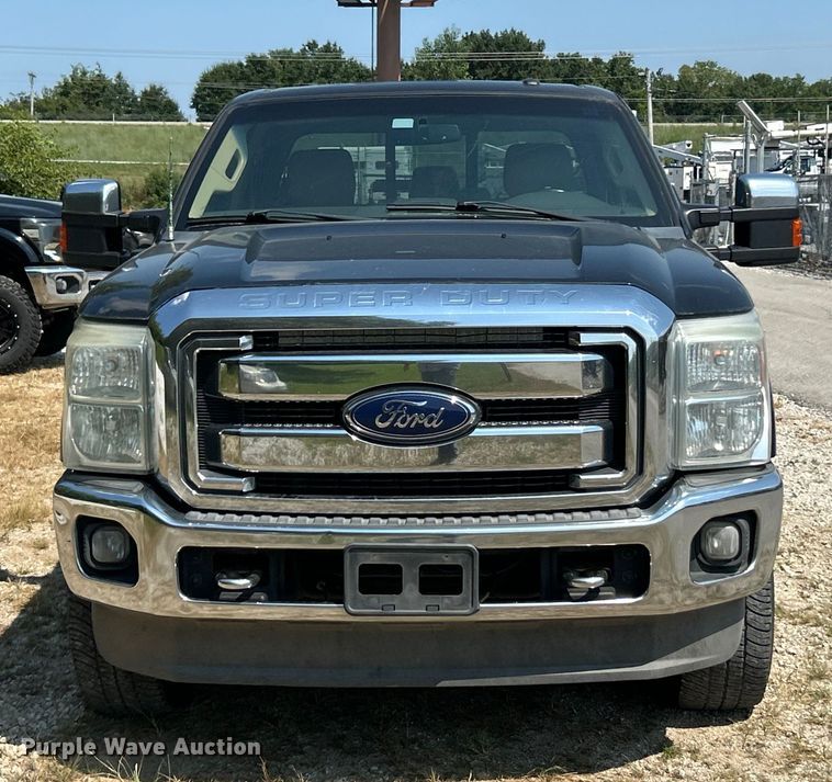 image for item ET3044 2014 Ford F250 Super Duty Lariat  Crew Cab pickup truck