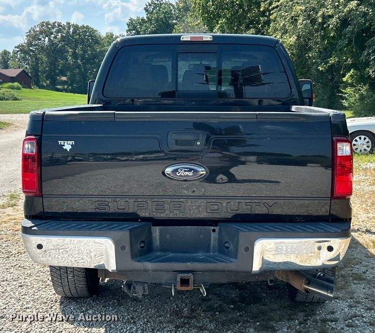 image for item ET3044 2014 Ford F250 Super Duty Lariat  Crew Cab pickup truck