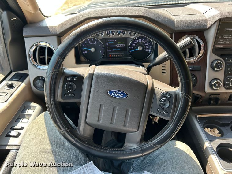 image for item ET3044 2014 Ford F250 Super Duty Lariat  Crew Cab pickup truck