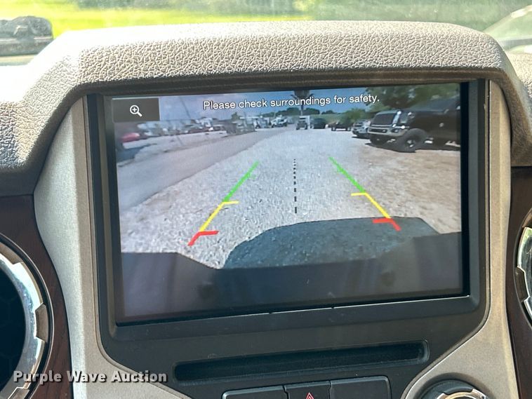 image for item ET3044 2014 Ford F250 Super Duty Lariat  Crew Cab pickup truck