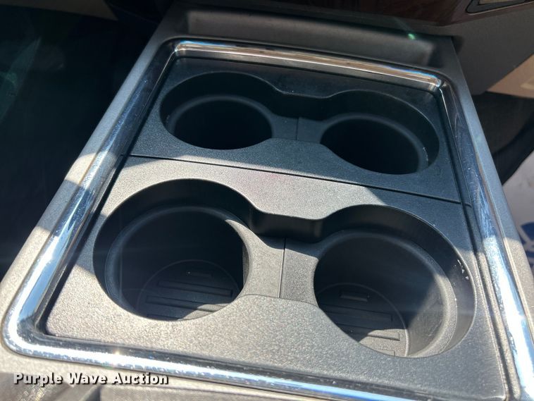 image for item ET3044 2014 Ford F250 Super Duty Lariat  Crew Cab pickup truck