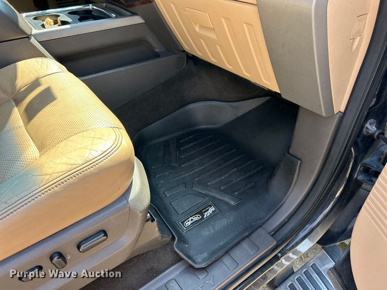 image for item ET3044 2014 Ford F250 Super Duty Lariat  Crew Cab pickup truck