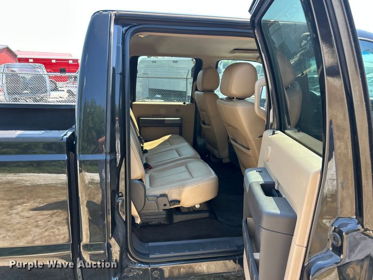 image for item ET3044 2014 Ford F250 Super Duty Lariat  Crew Cab pickup truck