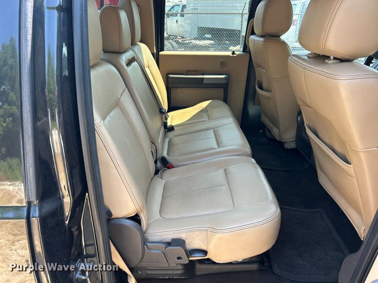 image for item ET3044 2014 Ford F250 Super Duty Lariat  Crew Cab pickup truck