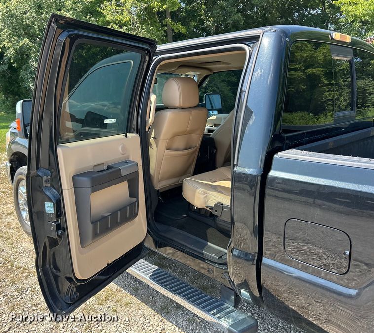 image for item ET3044 2014 Ford F250 Super Duty Lariat  Crew Cab pickup truck